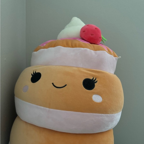 Squishmallows Strawberry Shortcake Plush - Picture 2 of 2